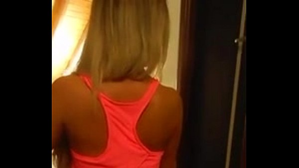 Novinha dançando toda sensual